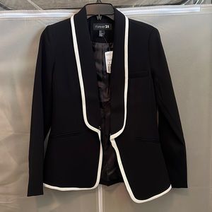 Forever 21 black blazer white details